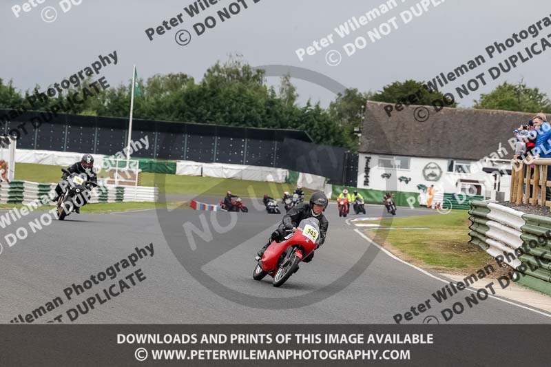 Vintage motorcycle club;eventdigitalimages;mallory park;mallory park trackday photographs;no limits trackdays;peter wileman photography;trackday digital images;trackday photos;vmcc festival 1000 bikes photographs